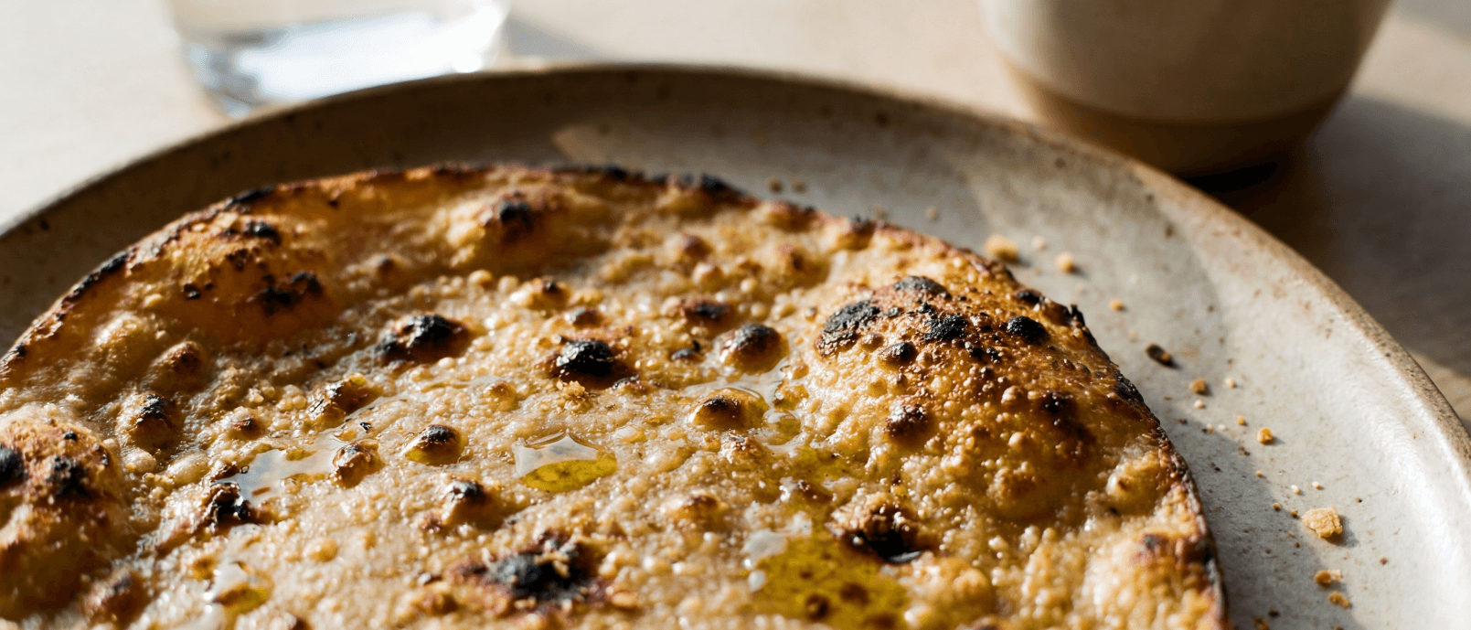 socca ni&ccedil;oise avec de l'huile d'olive